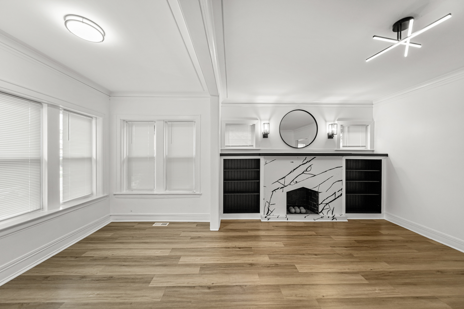 7537 S CLYDE Avenue, Chicago, IL 60649