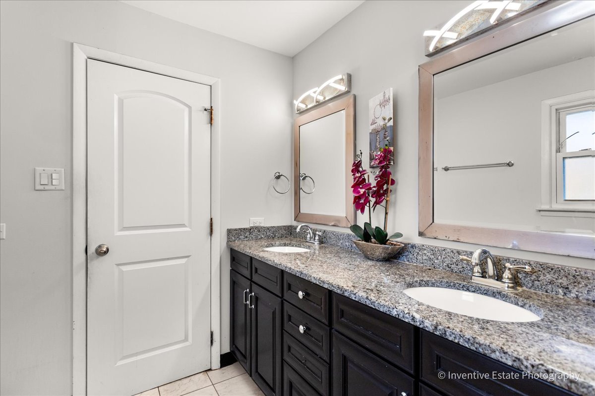 835 Maple Road, Flossmoor, IL 60422