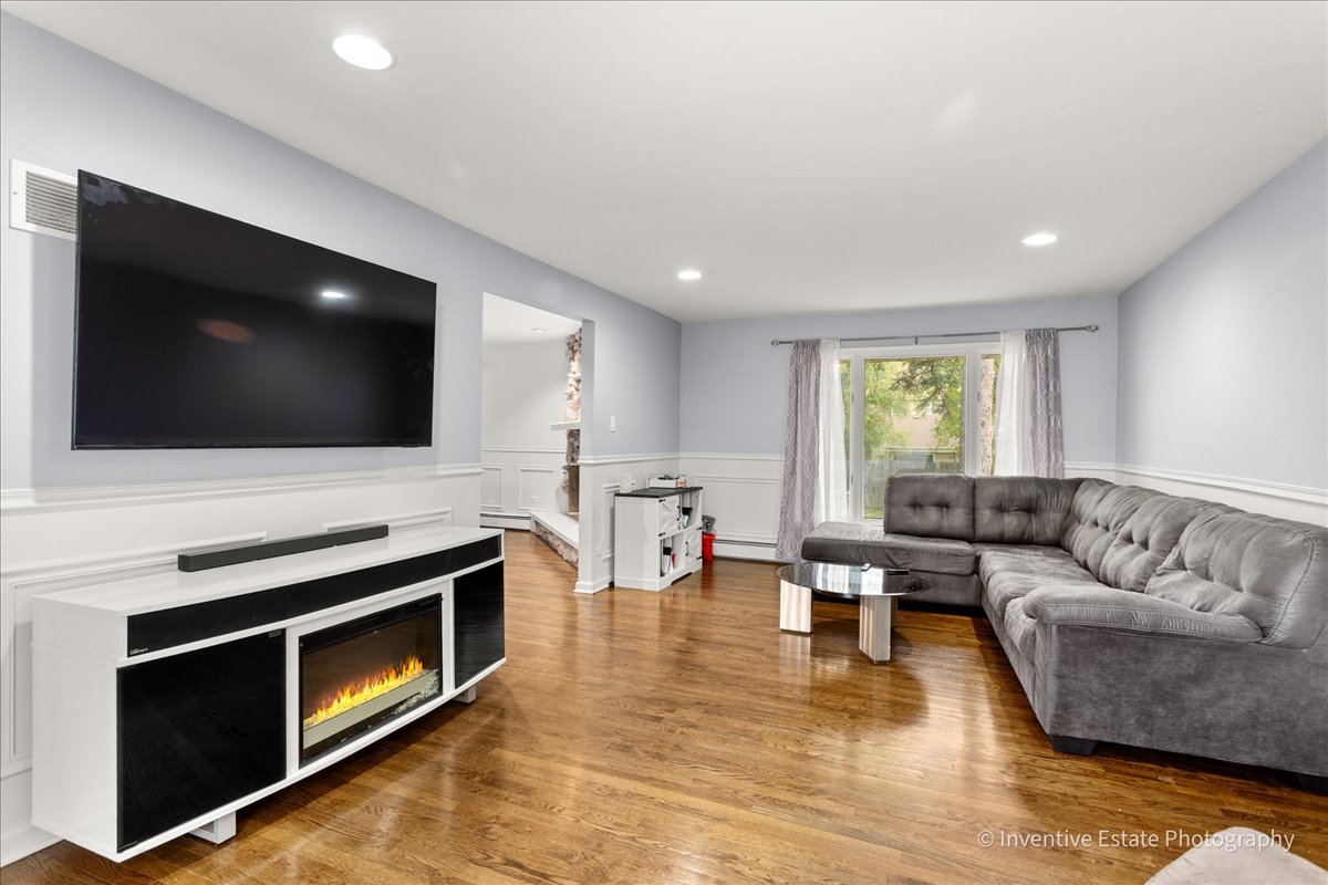 835 Maple Road, Flossmoor, IL 60422