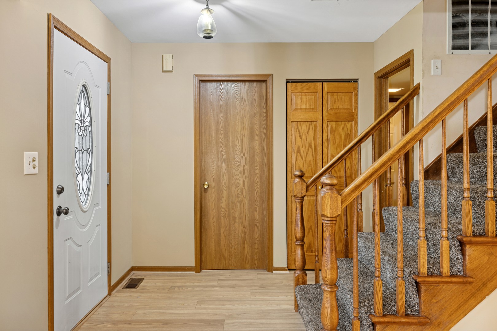 145 Knightsbridge Drive, Mundelein, IL 60060