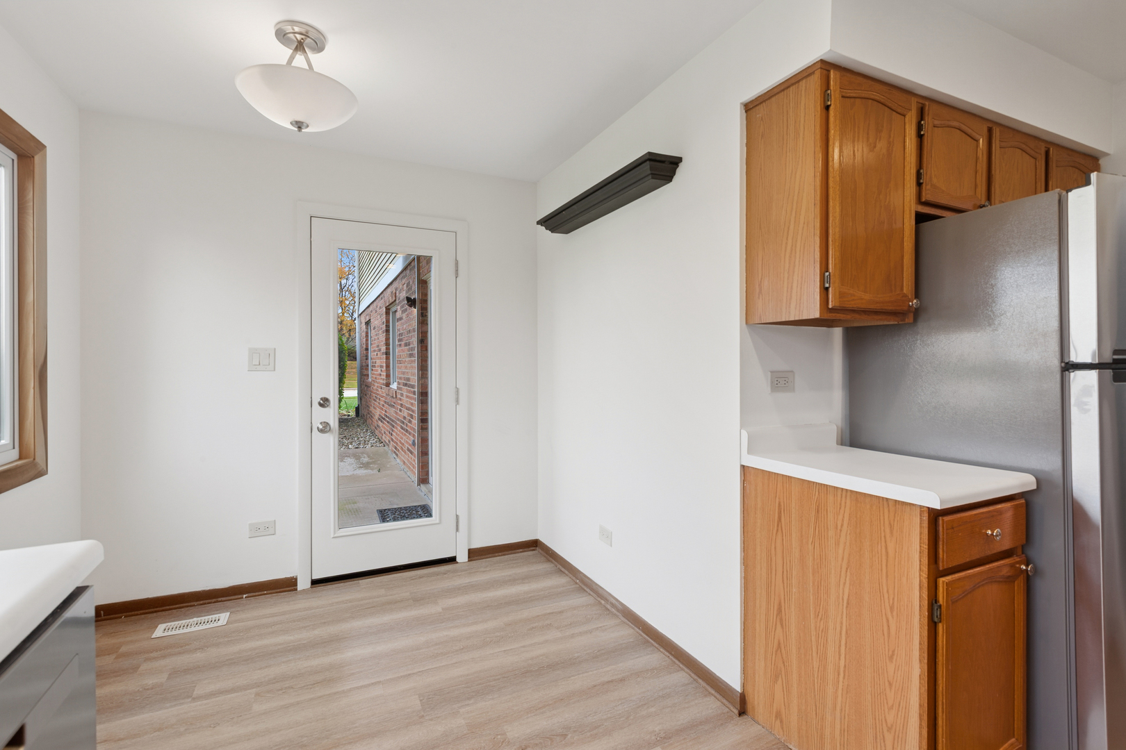 Willowbrook, IL 60527