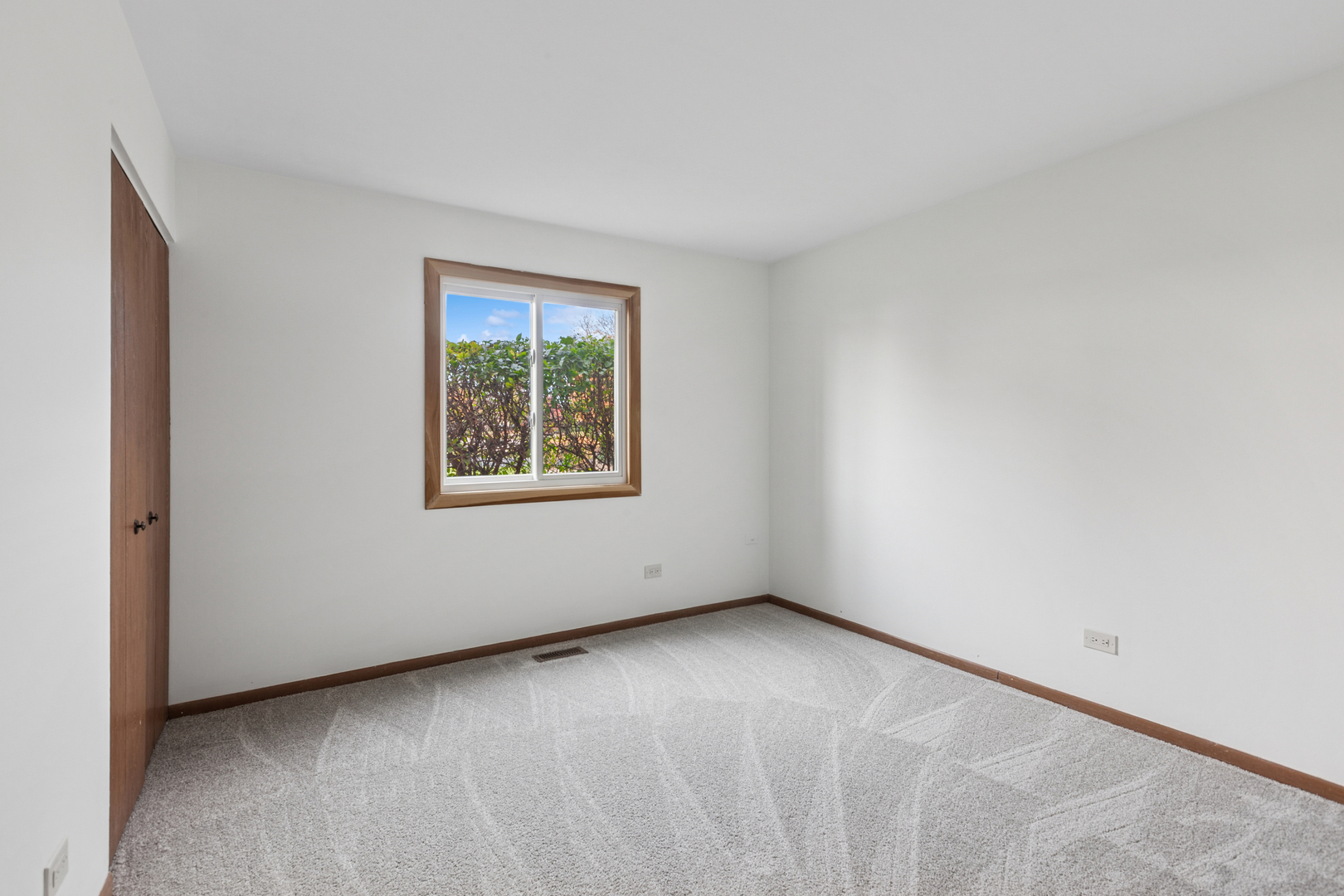 Willowbrook, IL 60527