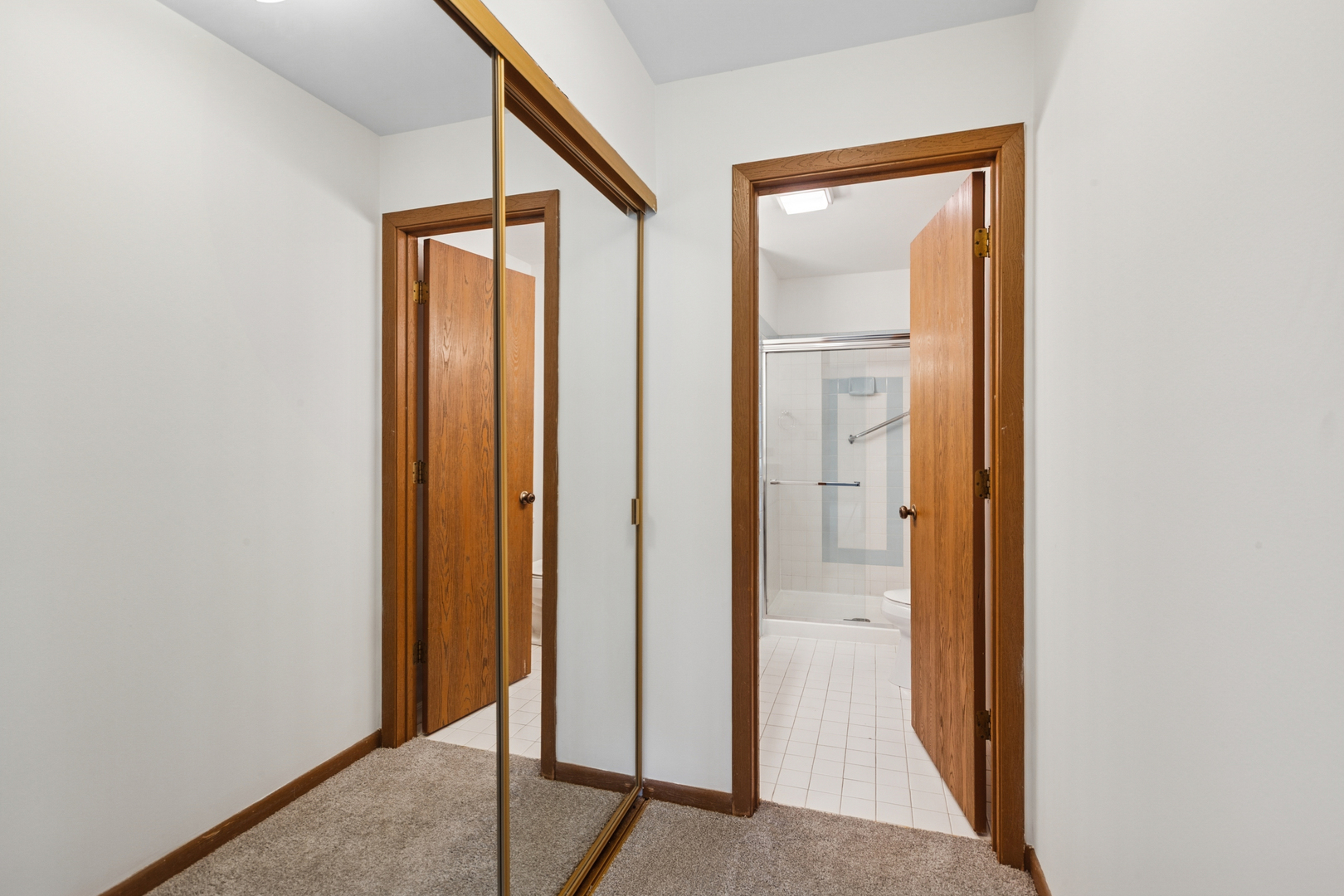 Willowbrook, IL 60527