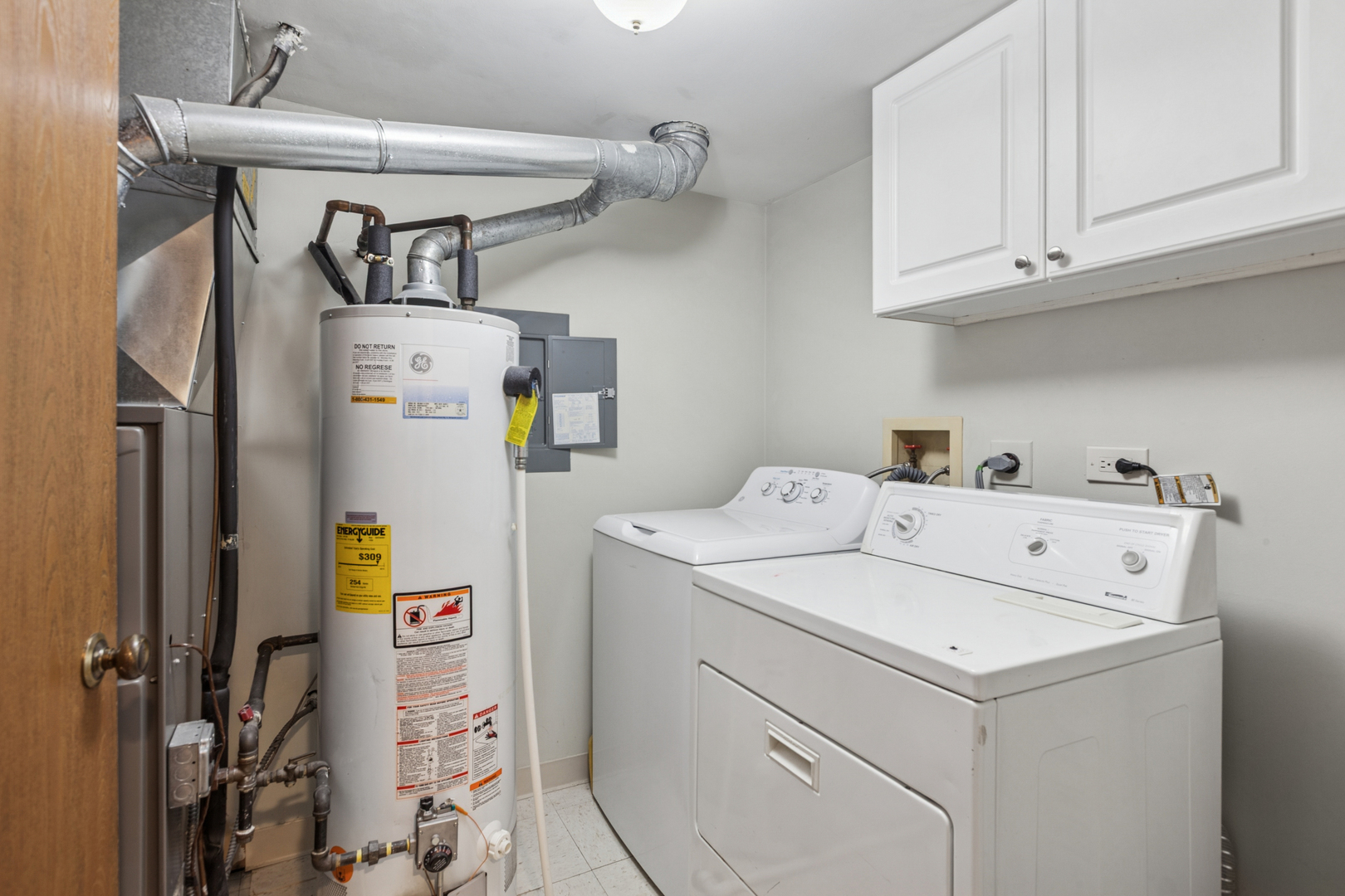 Willowbrook, IL 60527