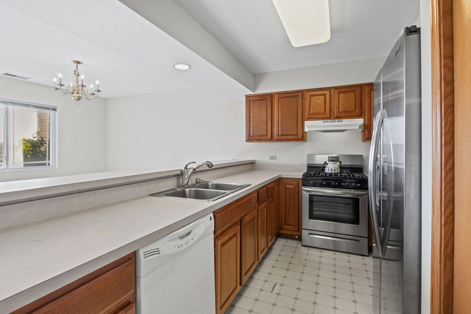 2034 Manico Court #101, Crest Hill, IL 60403