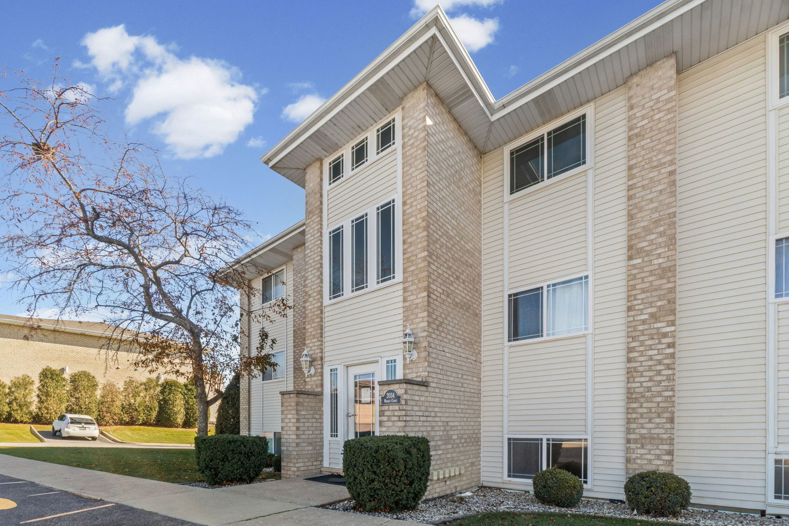 2034 Manico Court #101, Crest Hill, IL 60403