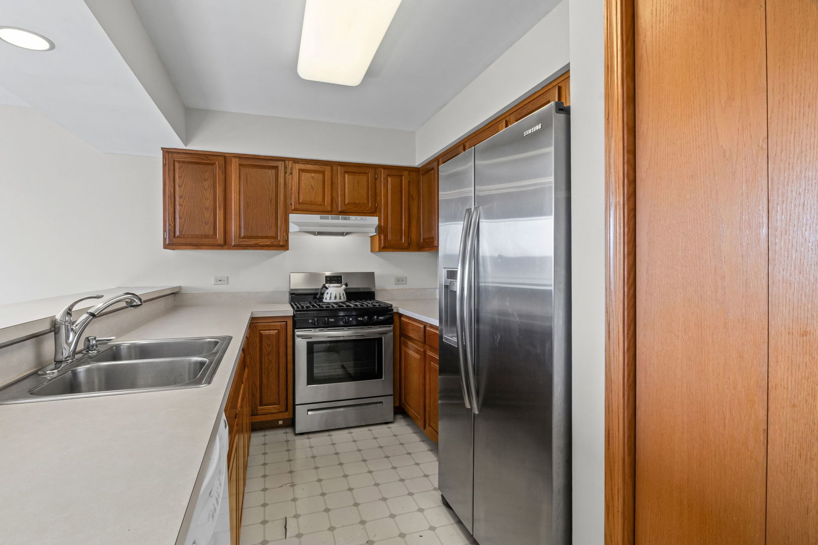 2034 Manico Court #101, Crest Hill, IL 60403