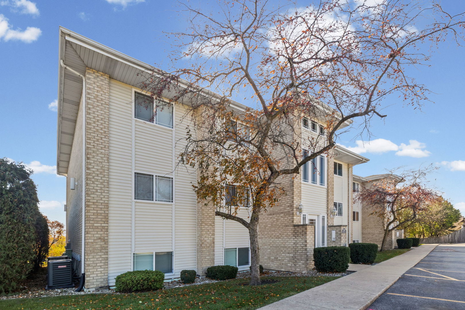 2034 Manico Court #101, Crest Hill, IL 60403