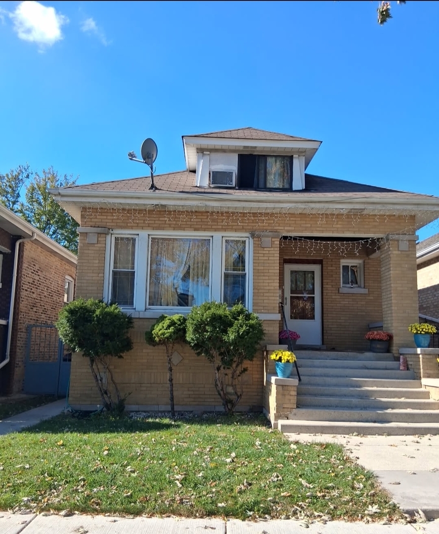 5828 S California Avenue, Chicago, IL 60629