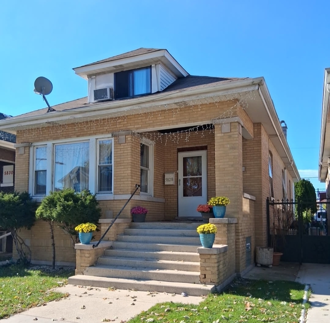 5828 S California Avenue, Chicago, IL 60629