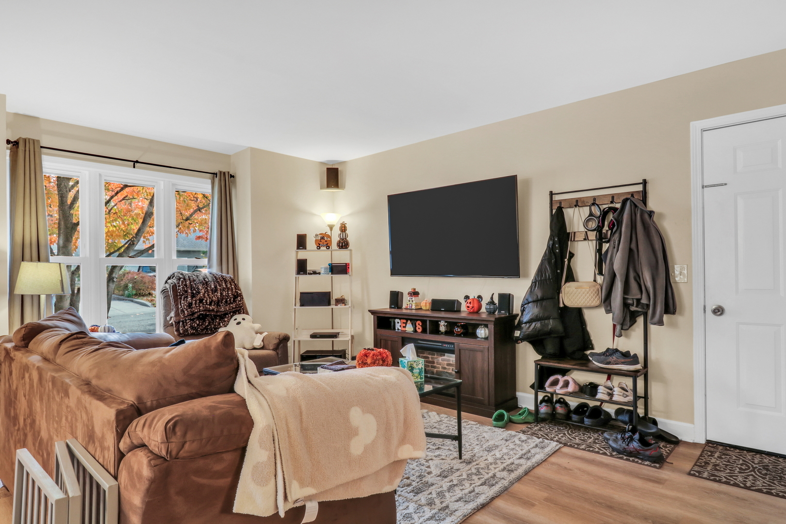 130 Shadydell Avenue, Mundelein, IL 60060