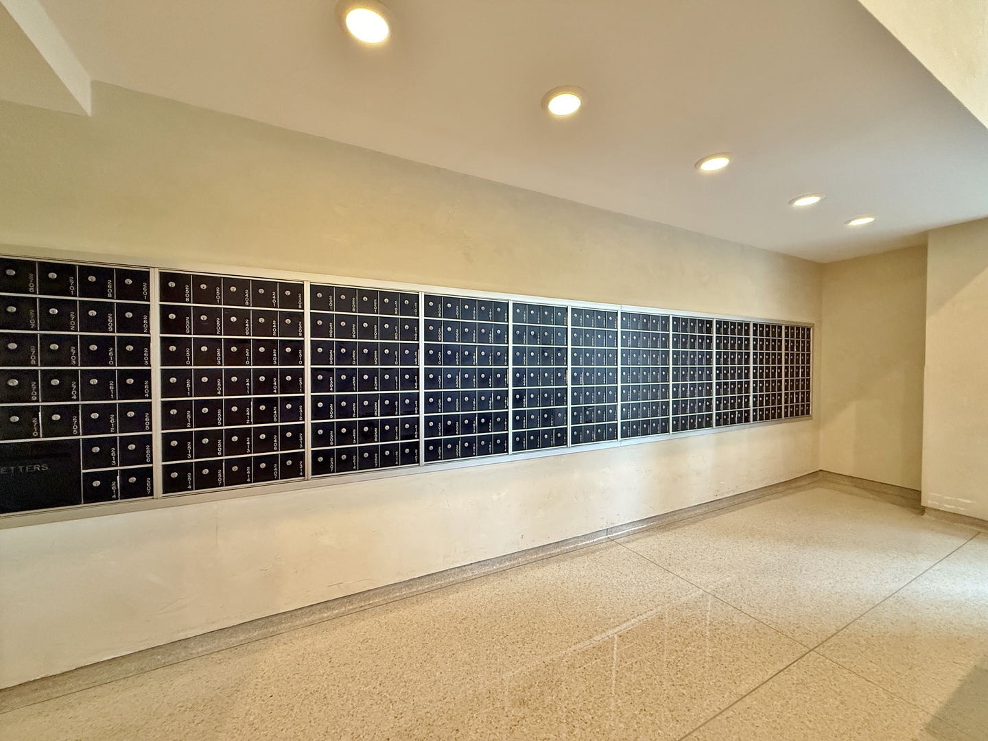 3550 N Lake Shore Drive #610, Chicago, IL 60657