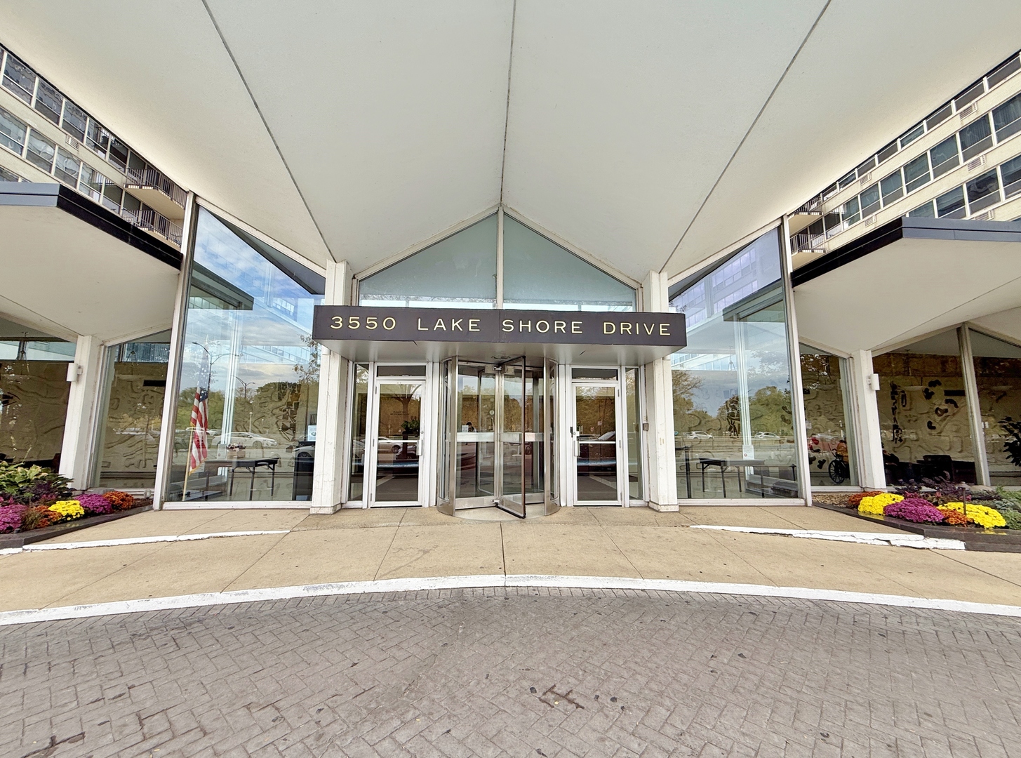 3550 N Lake Shore Drive #610, Chicago, IL 60657