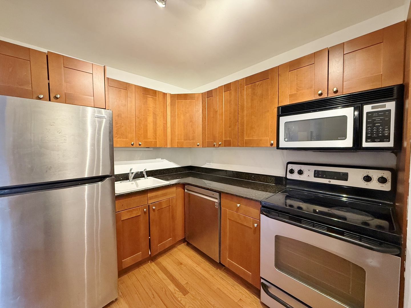 3550 N Lake Shore Drive #610, Chicago, IL 60657