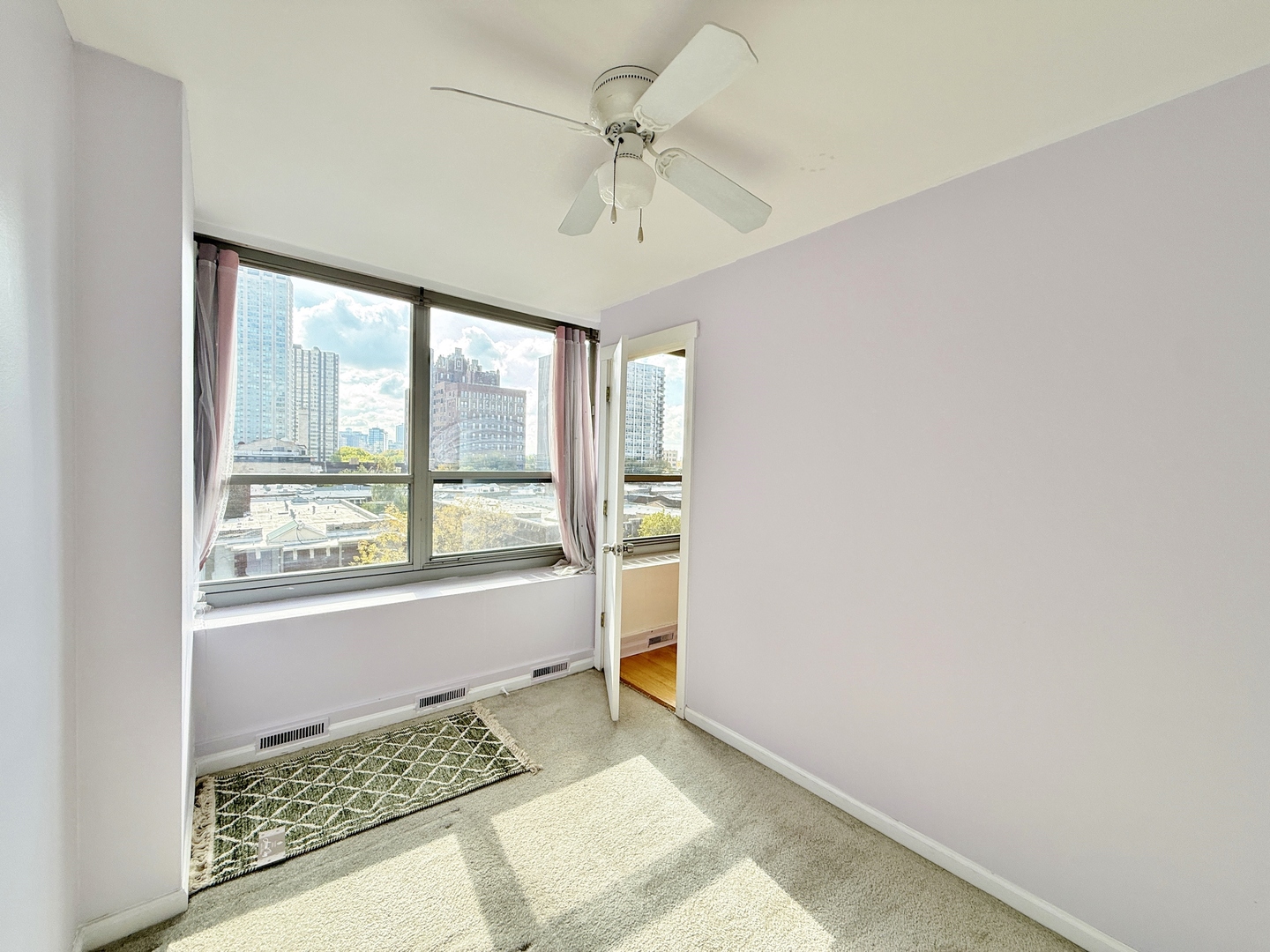 3550 N Lake Shore Drive #610, Chicago, IL 60657