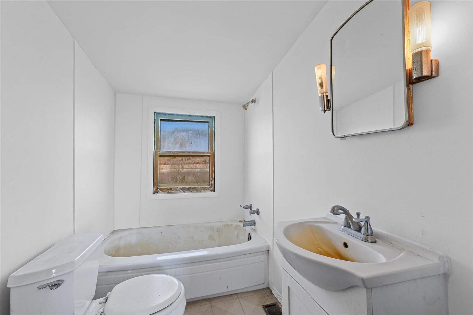 139 N 1500E Road, Paxton, IL 60957