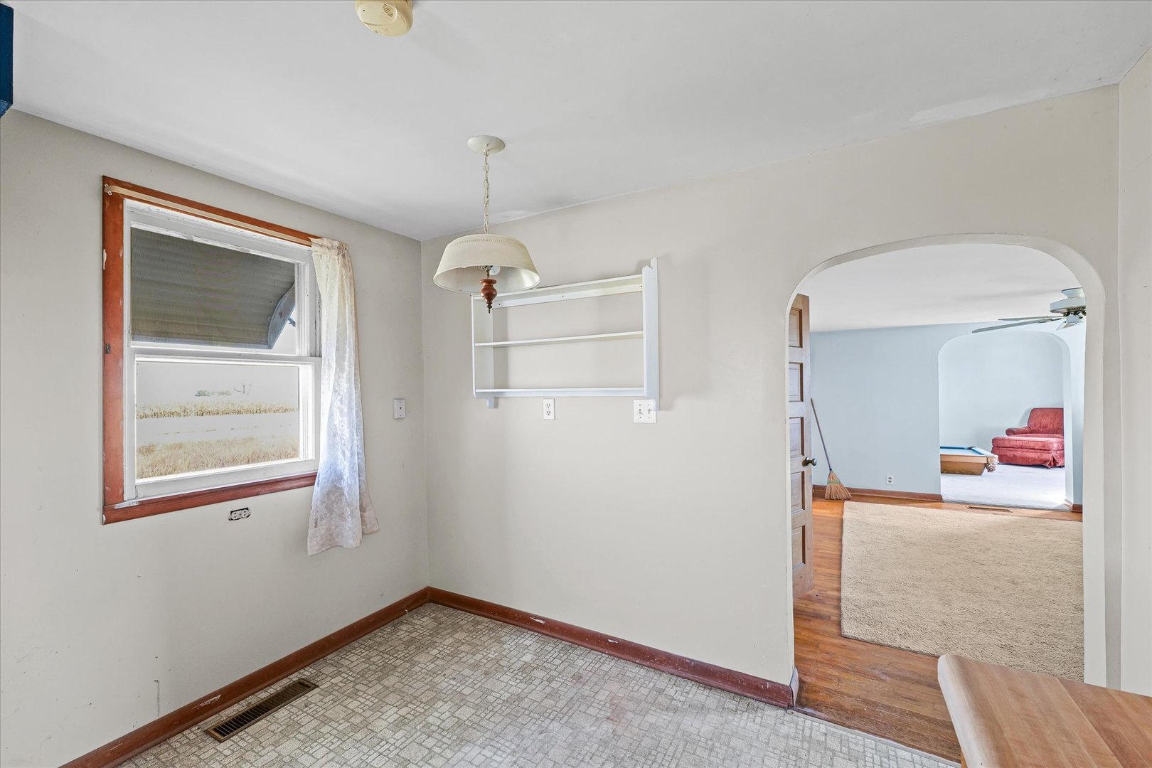 139 N 1500E Road, Paxton, IL 60957