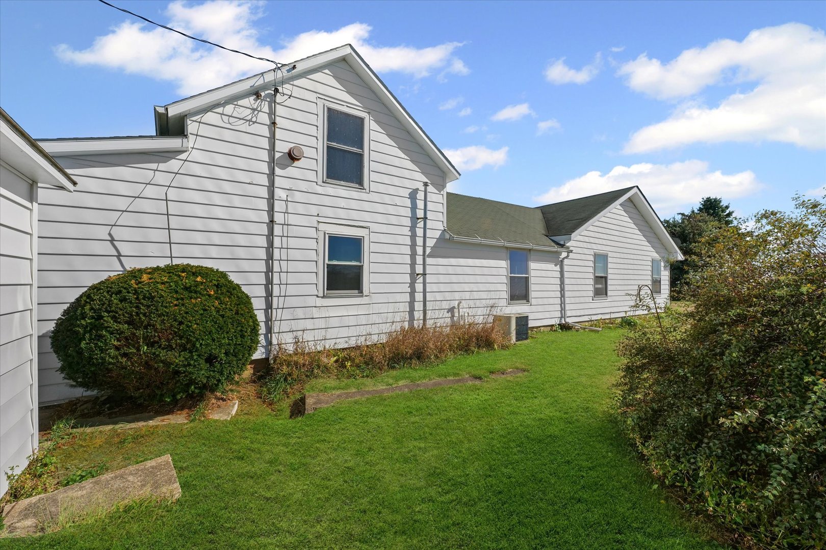 139 N 1500E Road, Paxton, IL 60957