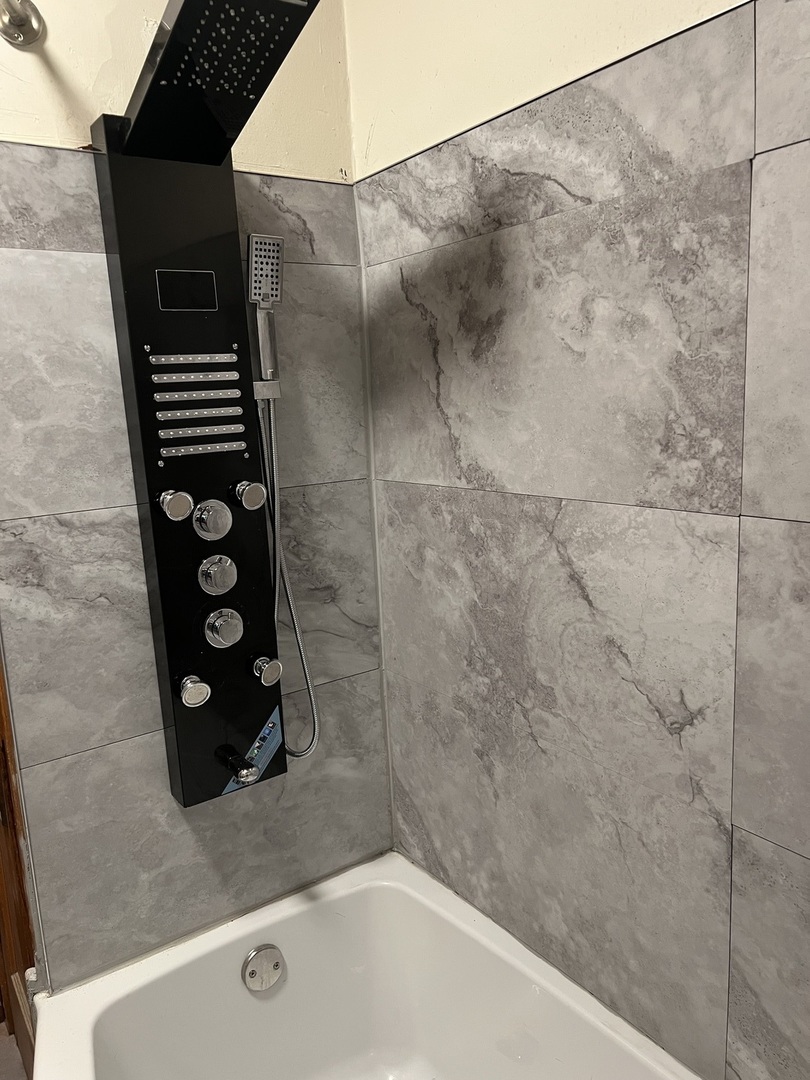 6837 S MAPLEWOOD Street #1R, Chicago, IL 60629