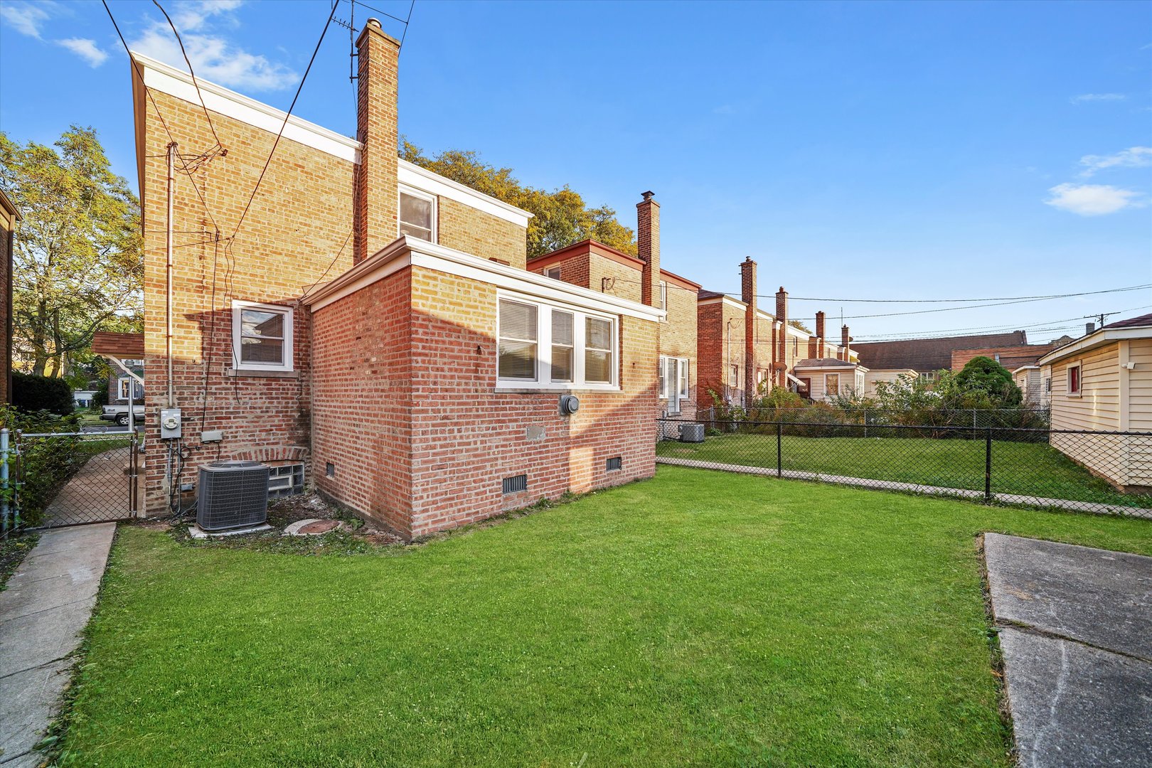 9322 S Justine Street, Chicago, IL 60620