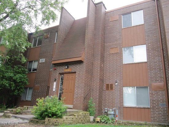 701 spruce Court #4, Vernon Hills, IL 60061