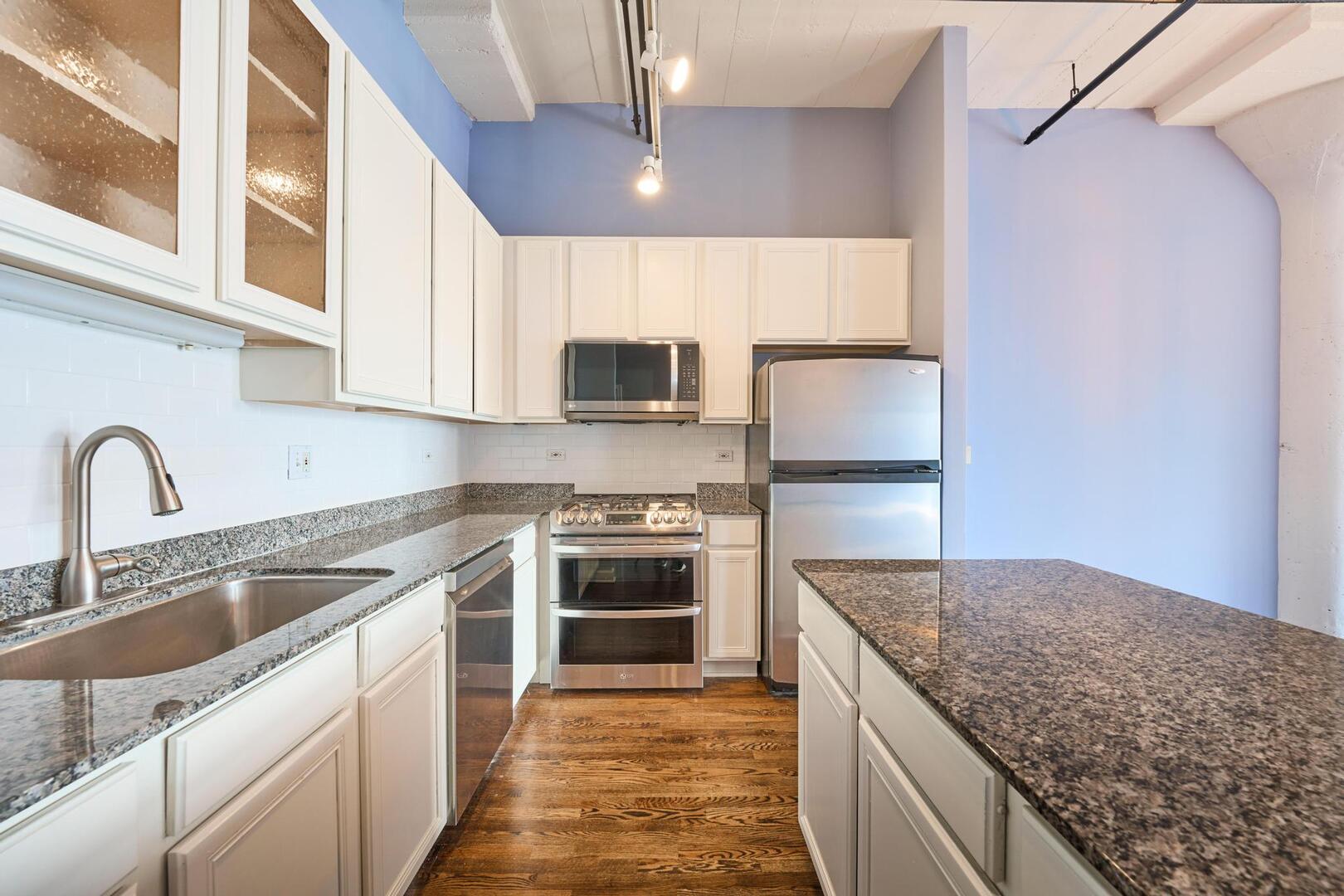 221 E Cullerton Street #617, Chicago, IL 60616