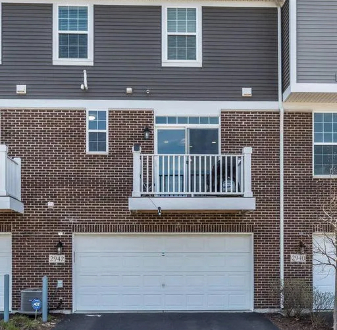 2942 Madison Drive, Naperville, IL 60564