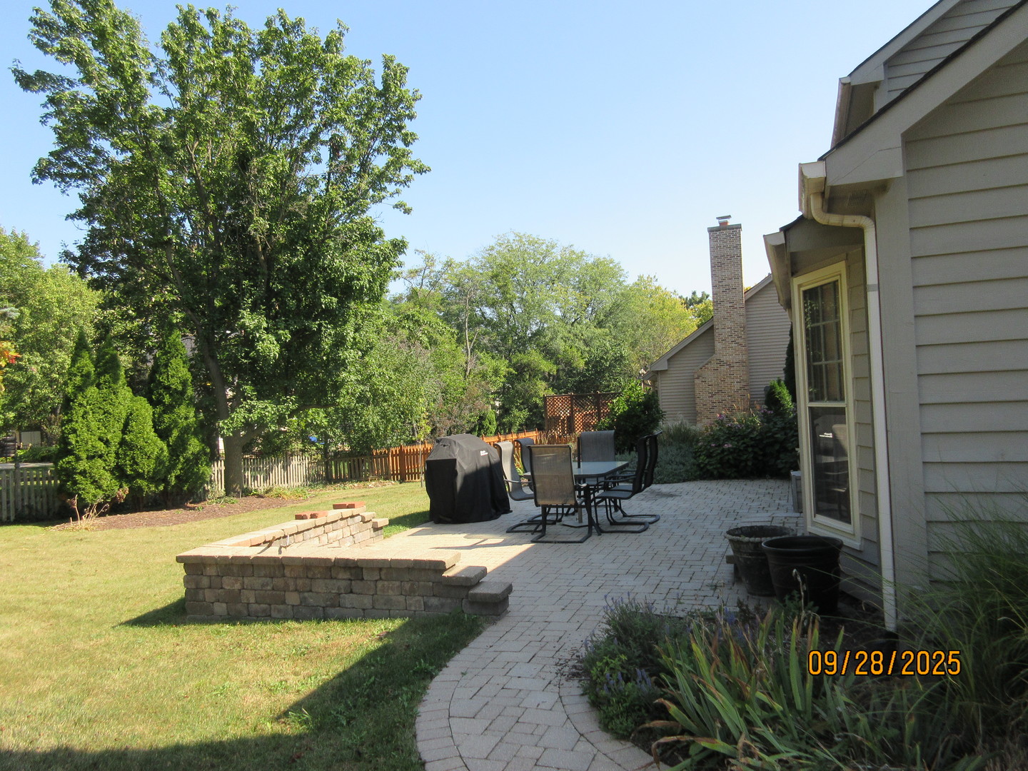 1099 W JEFFERSON Avenue, Naperville, IL 60540