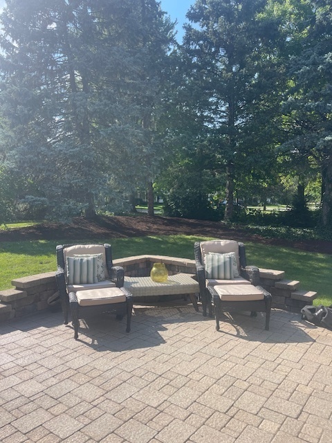 1099 W JEFFERSON Avenue, Naperville, IL 60540