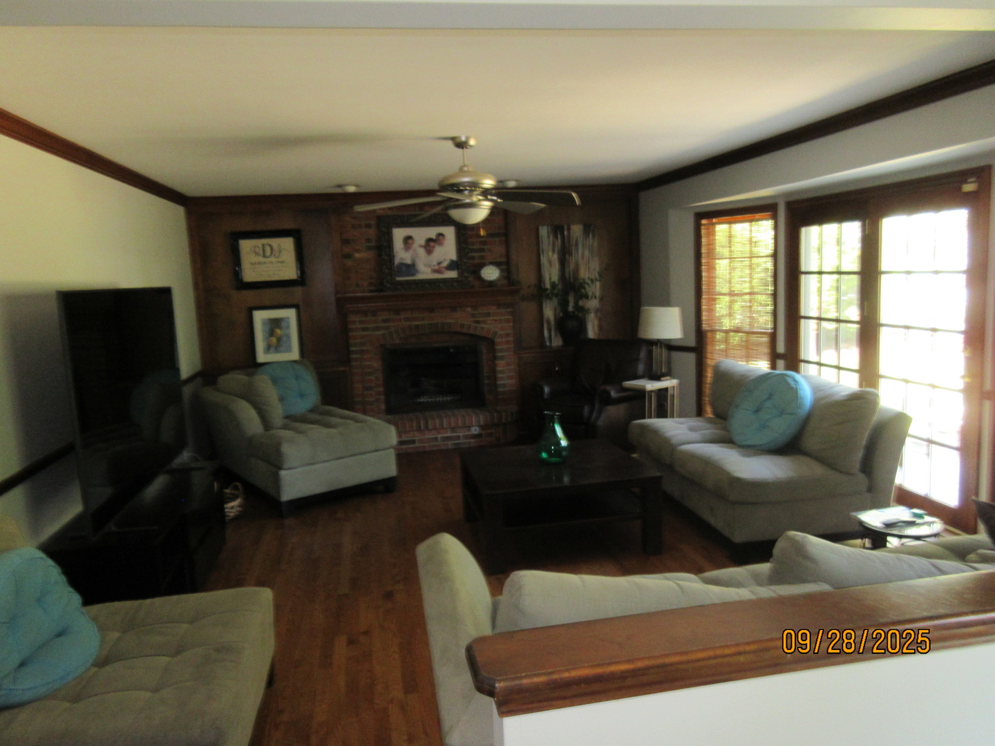 1099 W JEFFERSON Avenue, Naperville, IL 60540