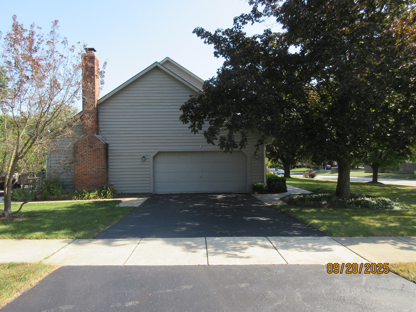 1099 W JEFFERSON Avenue, Naperville, IL 60540