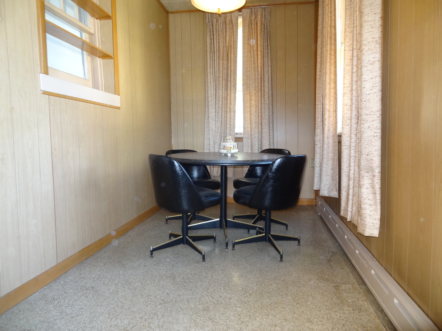 6934 W Oakdale Avenue, Chicago, IL 60634