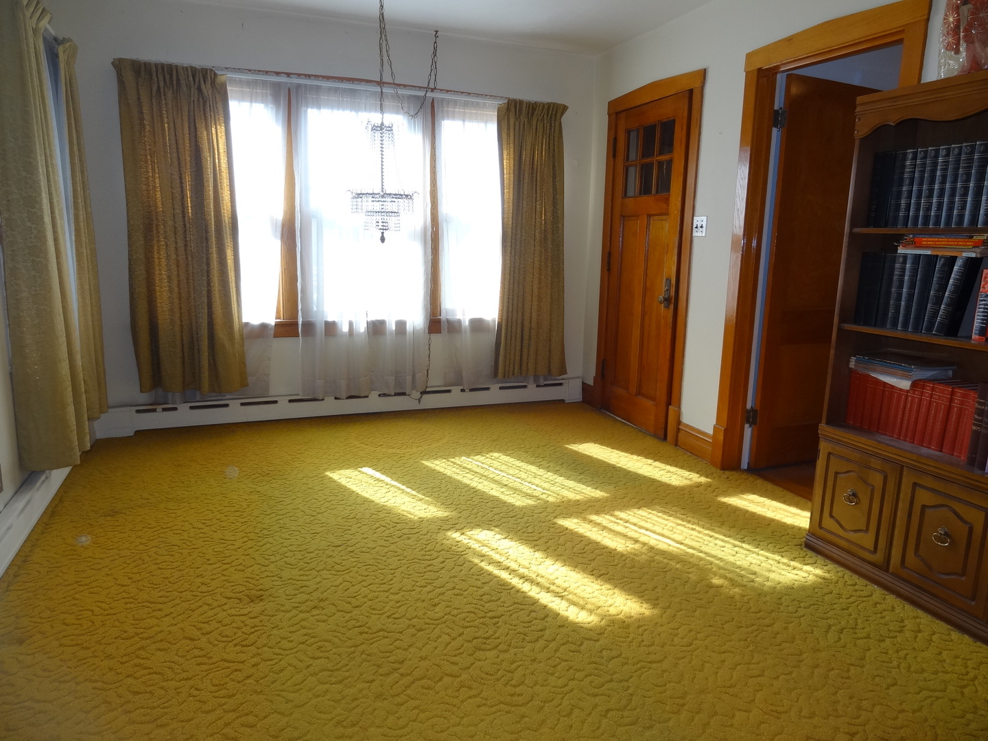 6934 W Oakdale Avenue, Chicago, IL 60634