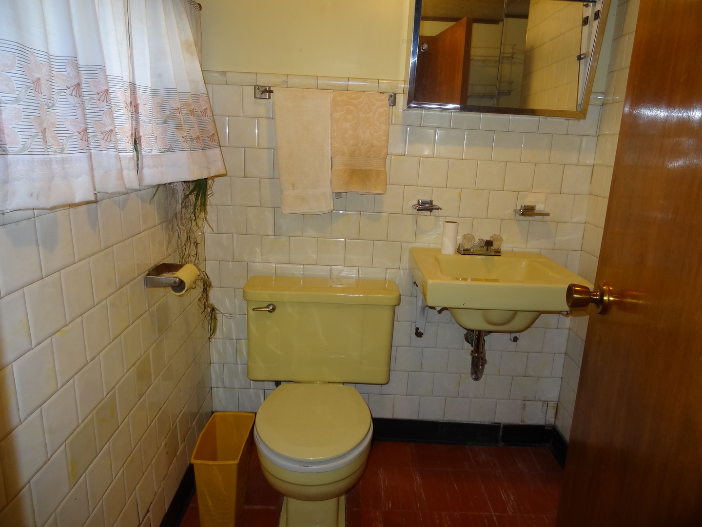 6934 W Oakdale Avenue, Chicago, IL 60634