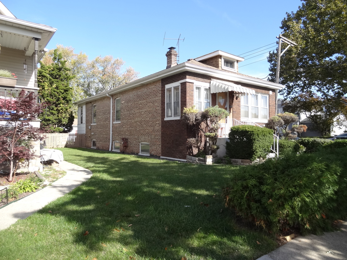 6934 W Oakdale Avenue, Chicago, IL 60634