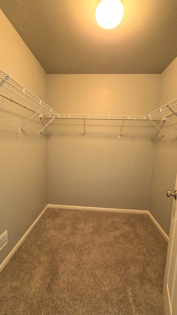 2366 Georgetown Circle #2366, Aurora, IL 60503