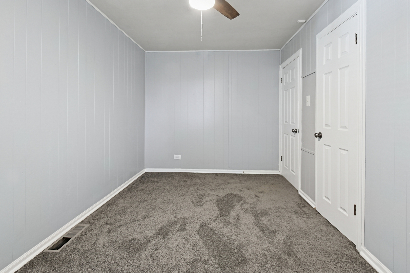 9556 S Bennett Avenue, Chicago, IL 60617