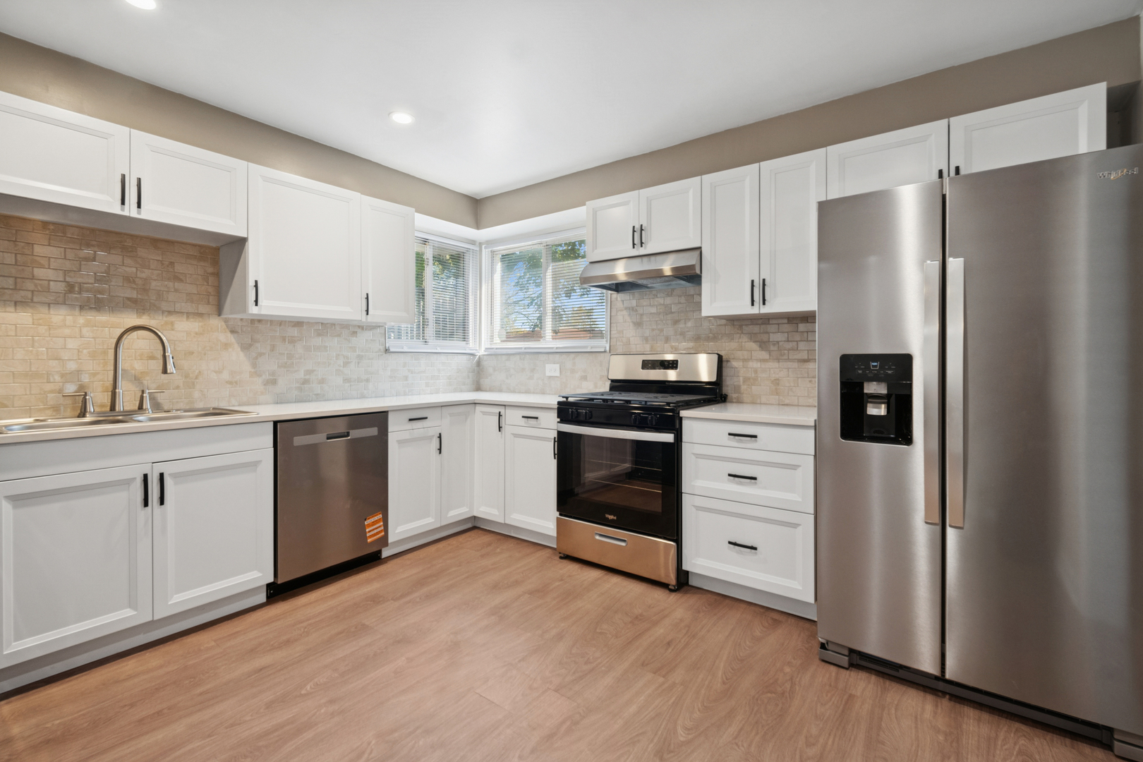 9556 S Bennett Avenue, Chicago, IL 60617