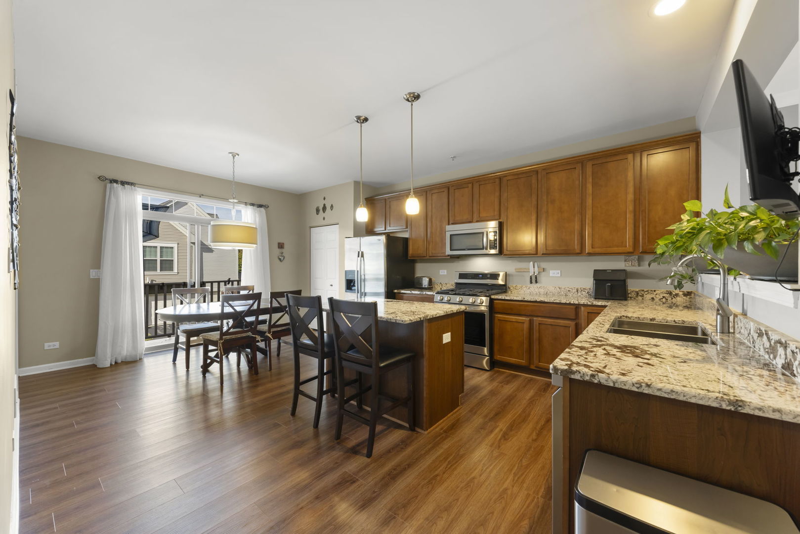 0N094 Vermont Court, Winfield, IL 60190