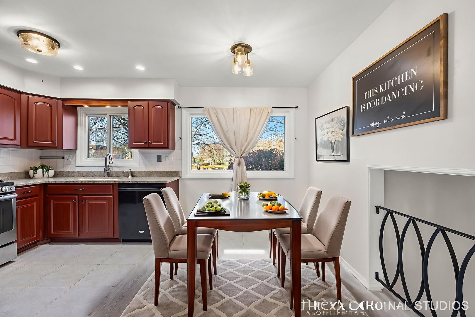 446 Manor Hill Lane, Lombard, IL 60148