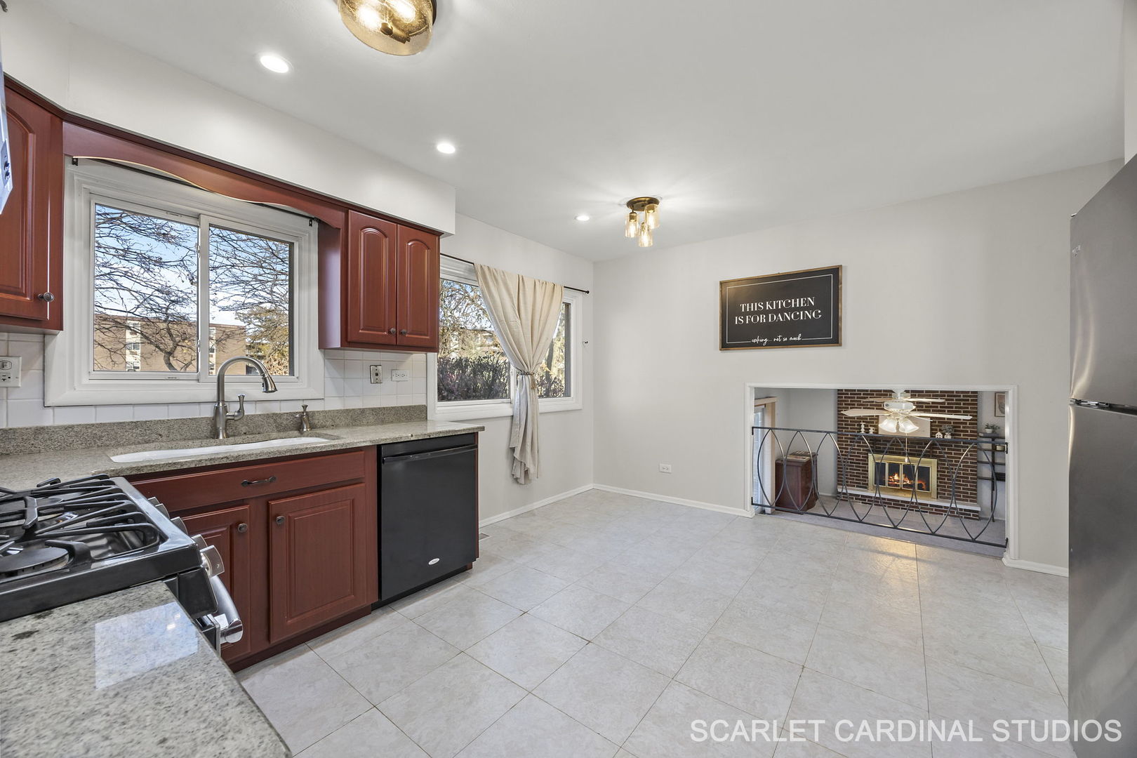 446 Manor Hill Lane, Lombard, IL 60148