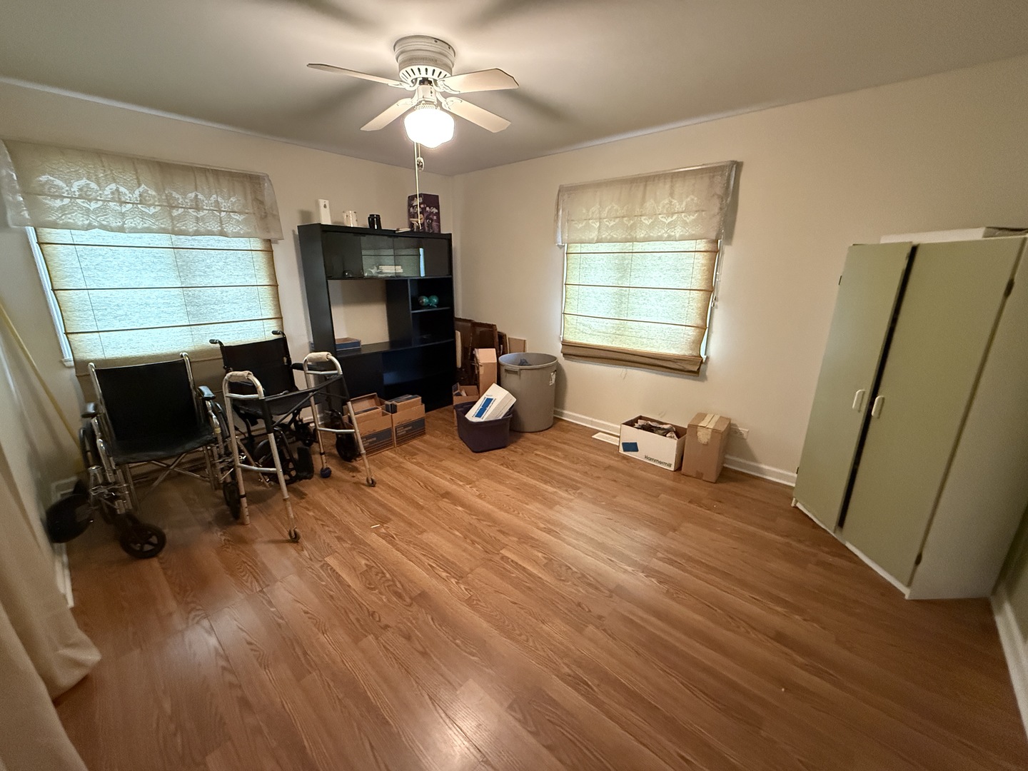 526 S SPRINGINSGUTH Road, Schaumburg, IL 60193