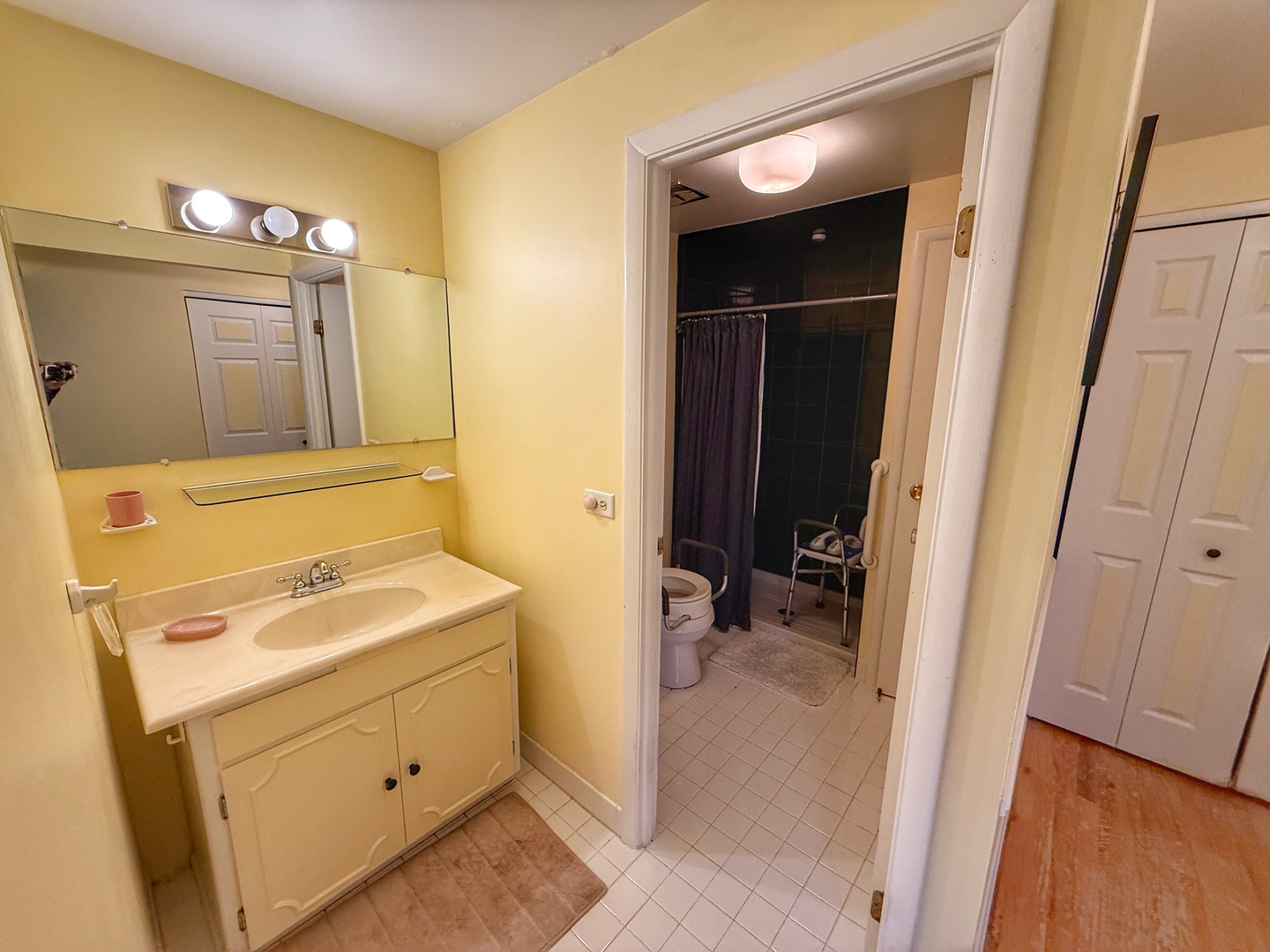 526 S SPRINGINSGUTH Road, Schaumburg, IL 60193