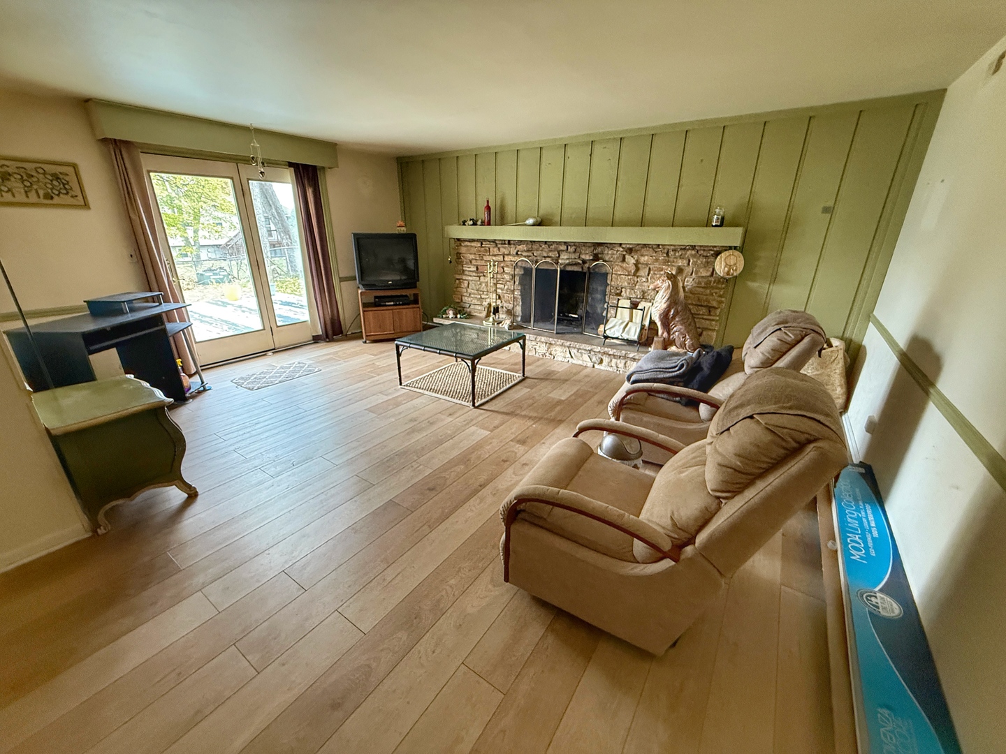 526 S SPRINGINSGUTH Road, Schaumburg, IL 60193