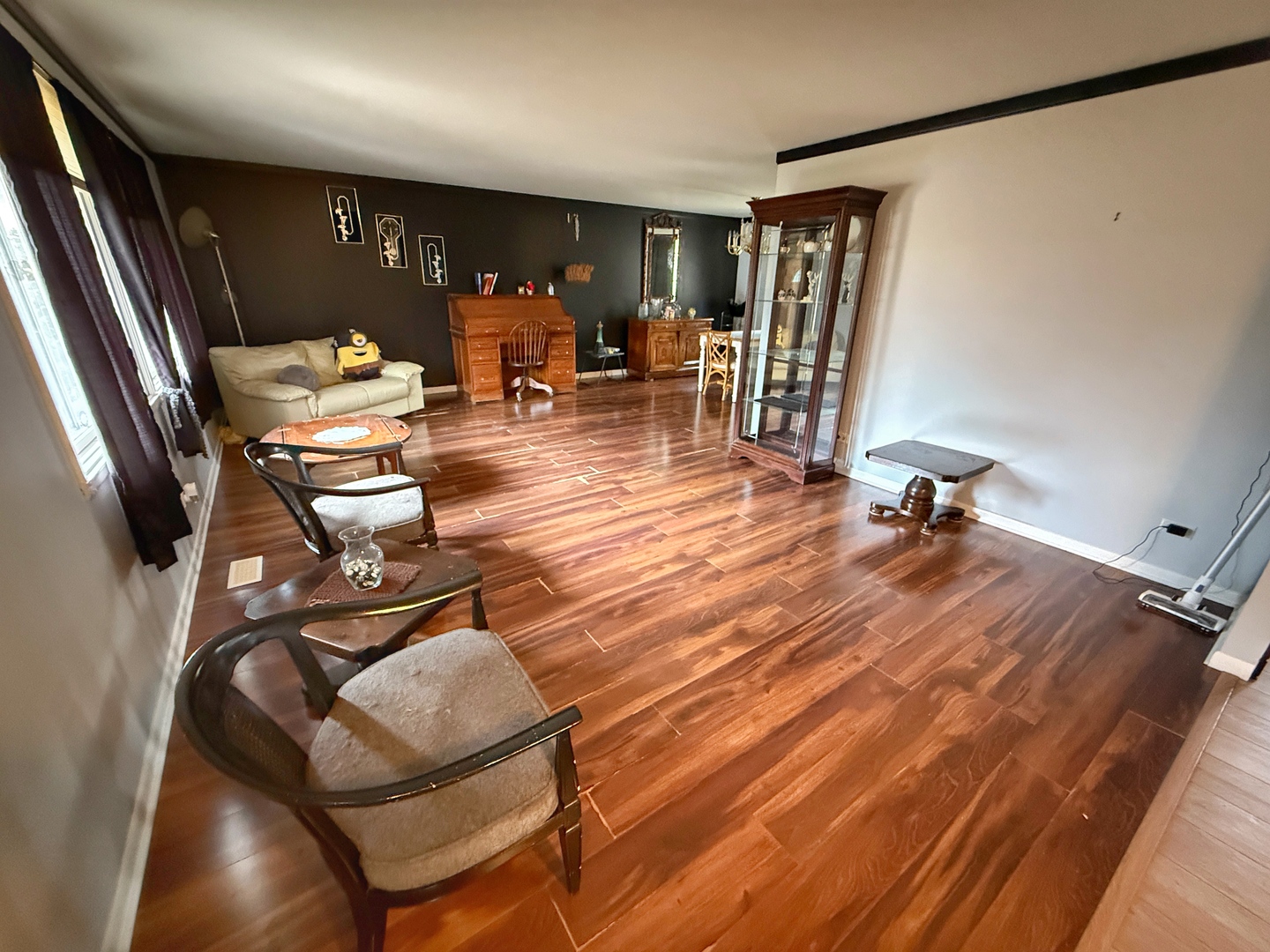 526 S SPRINGINSGUTH Road, Schaumburg, IL 60193