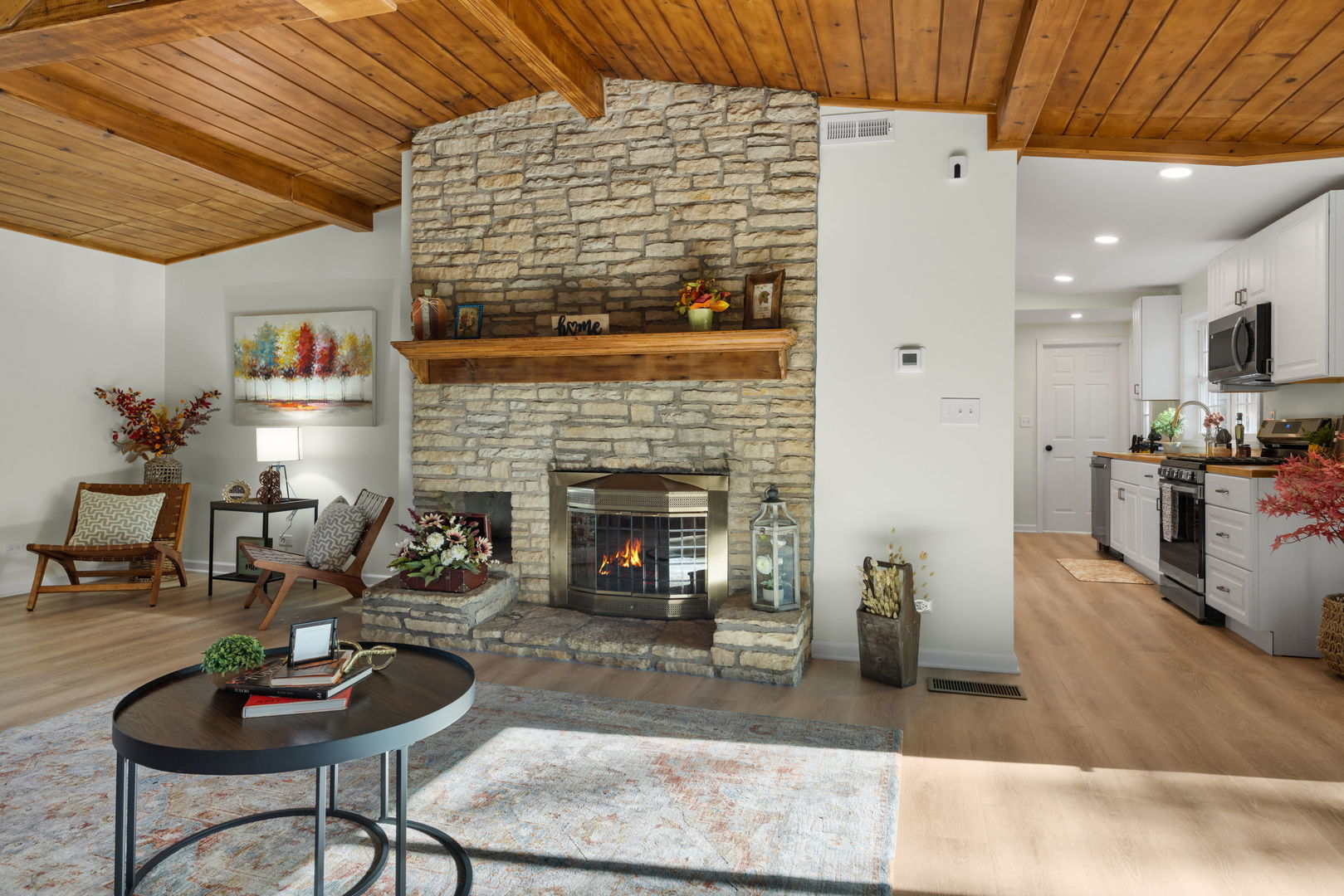 275 Indian Trail, Lake In The Hills, IL 60156