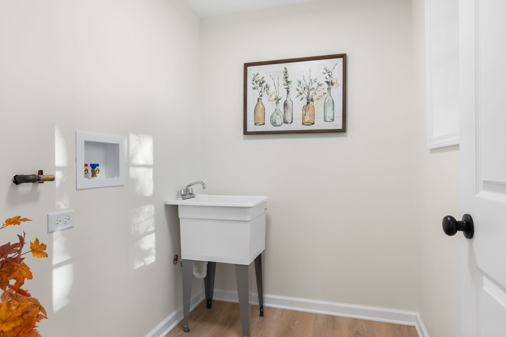 275 Indian Trail, Lake In The Hills, IL 60156