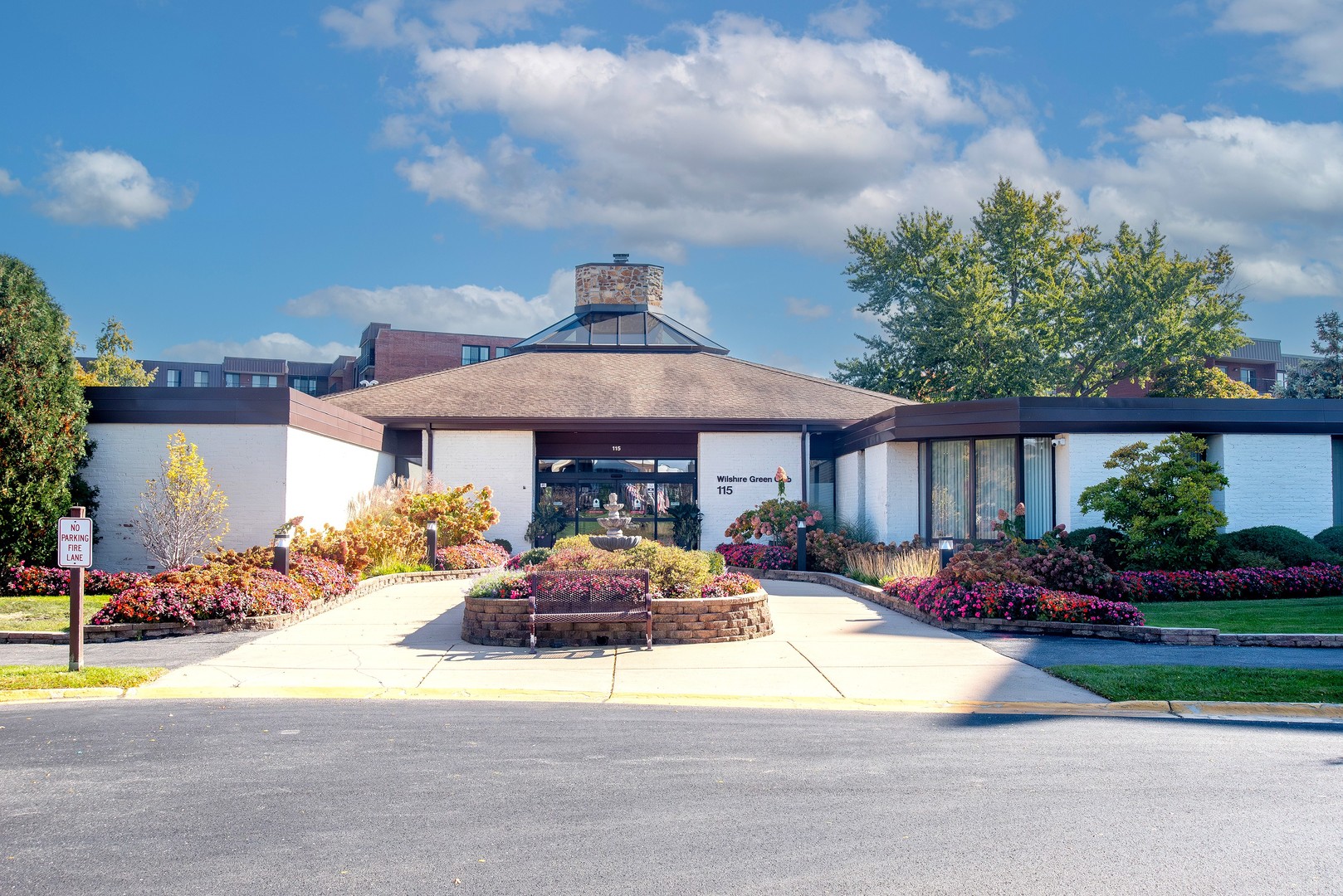 127 Acacia Circle #507, Indian Head Park, IL 60525