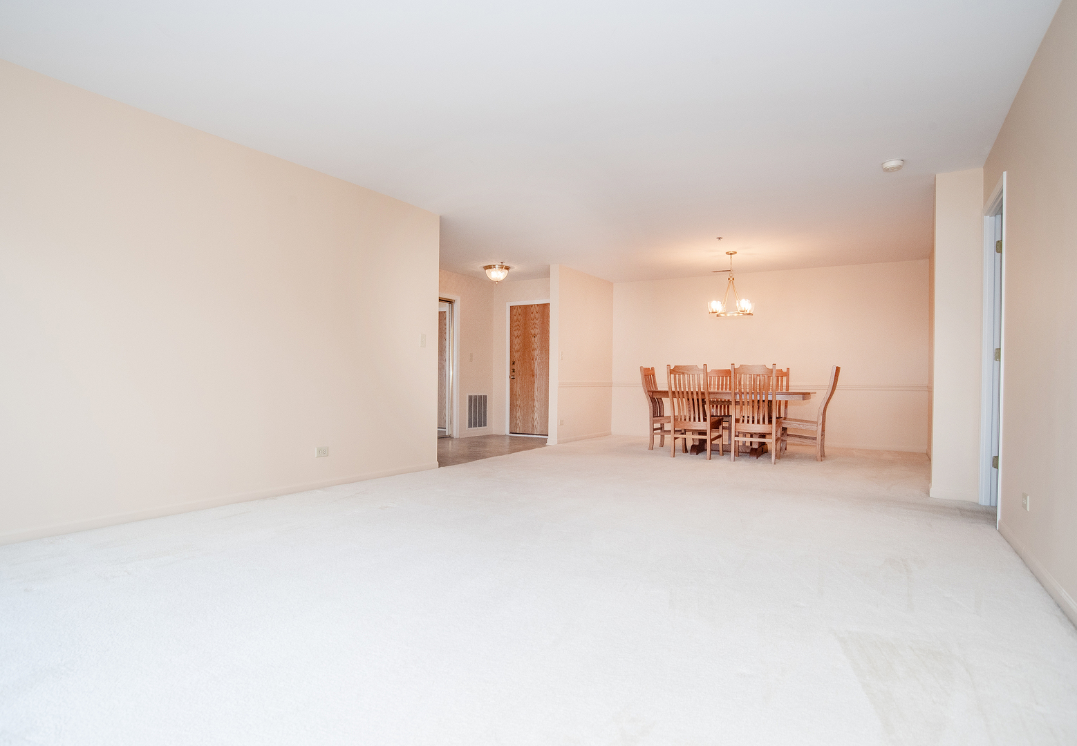 127 Acacia Circle #507, Indian Head Park, IL 60525