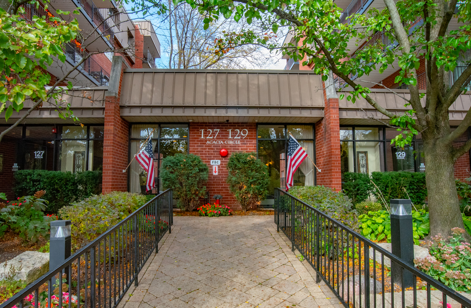 127 Acacia Circle #507, Indian Head Park, IL 60525